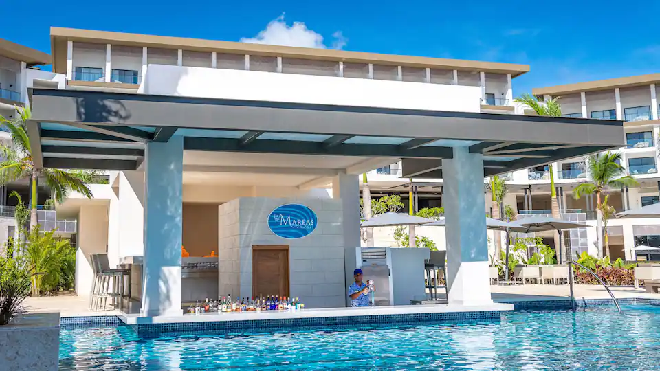 Las Mareas restaurant at Hyatt Zilara Cap Cana featuring elegant oceanfront dining, fresh seafood dishes, and panoramic Caribbean Sea views.