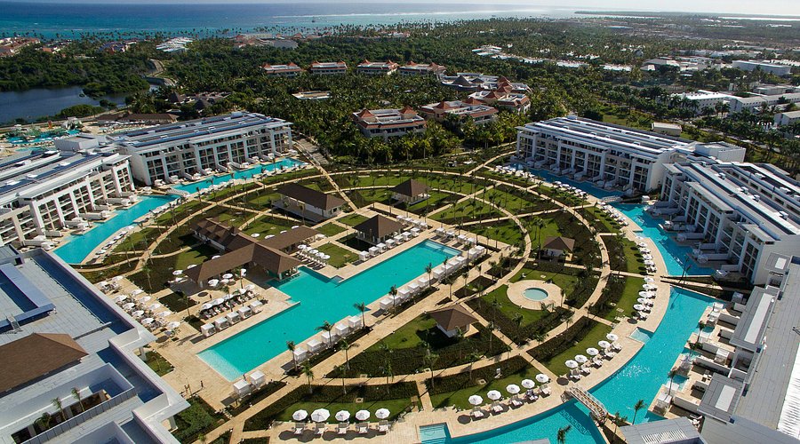 Paradisus Grand Cana all-suites family-friendly resort with spacious accommodations and resort-style pools in Punta Cana.